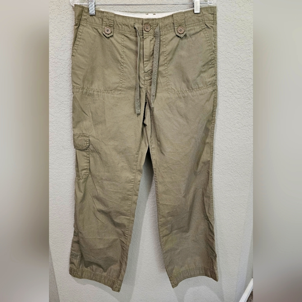Gap size 8 cargo pants pale khaki/green color
